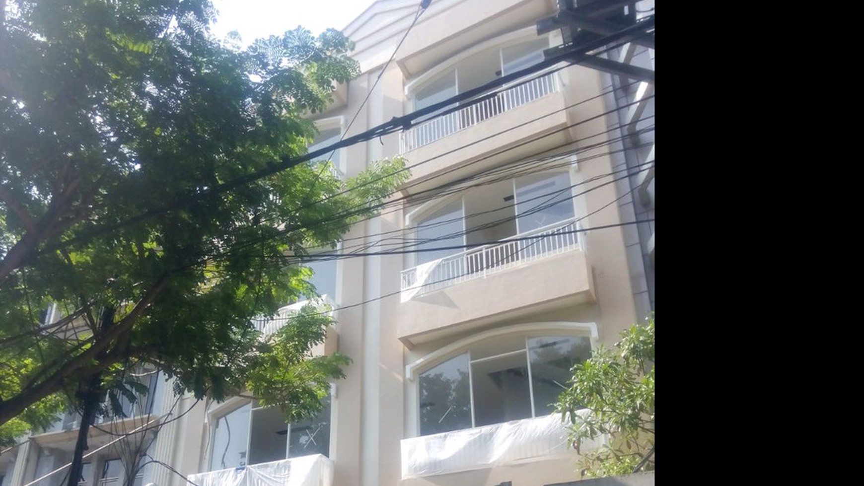 Ruko Pusat Kota strategis ada lift