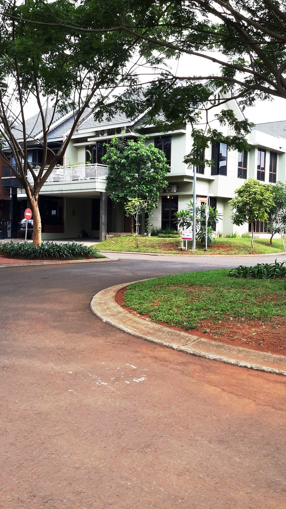 Rumah Nyaman dan Siap Huni di Kawasan Cluster Discovery, Bintaro