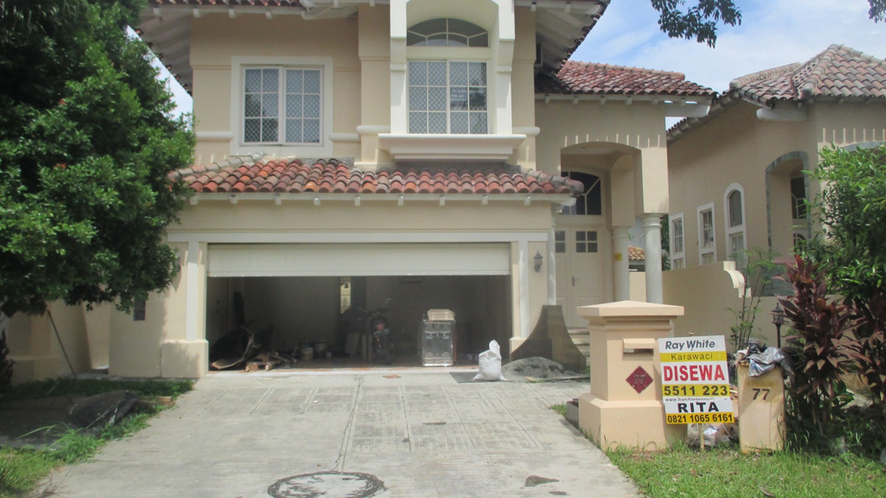 Disewakan Rumah di Taman Cendana Golf - Lippo Karawaci