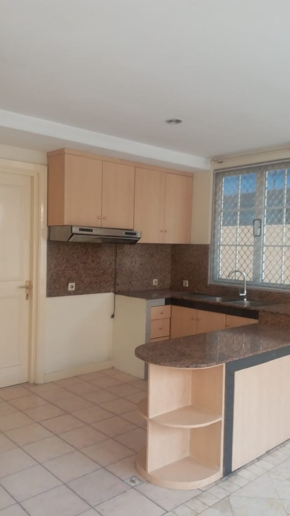 Disewakan Rumah di Taman Cendana Golf - Lippo Karawaci