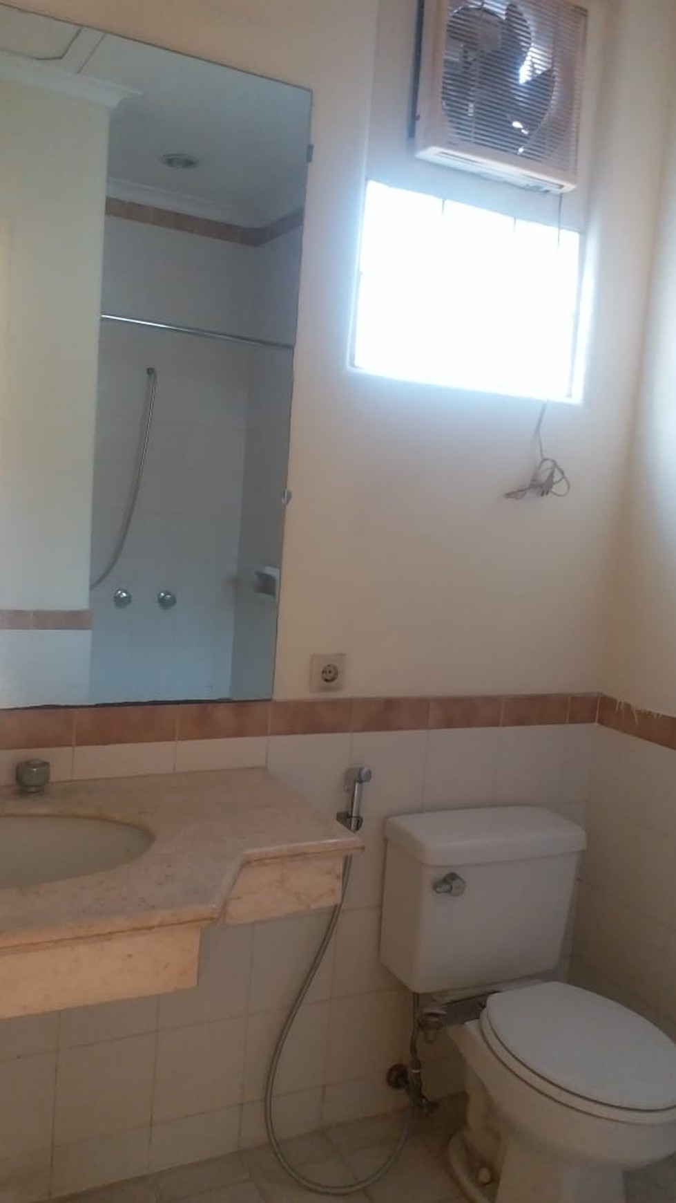 Disewakan Rumah di Taman Cendana Golf - Lippo Karawaci