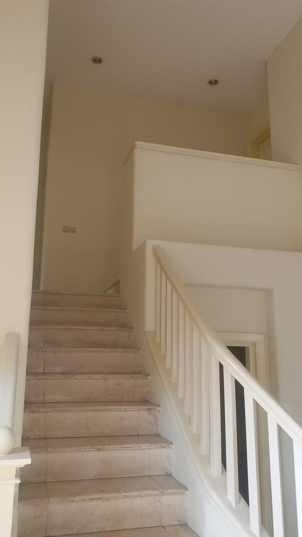 Disewakan Rumah di Taman Cendana Golf - Lippo Karawaci