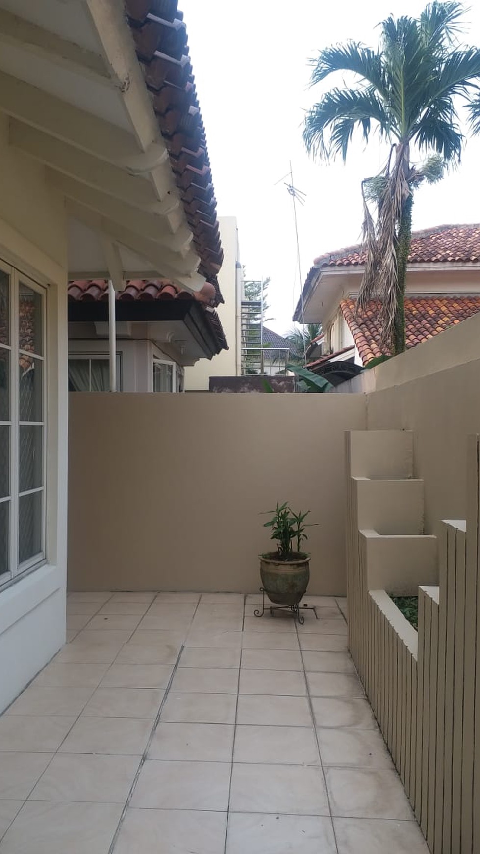 Disewakan Rumah di Taman Cendana Golf - Lippo Karawaci