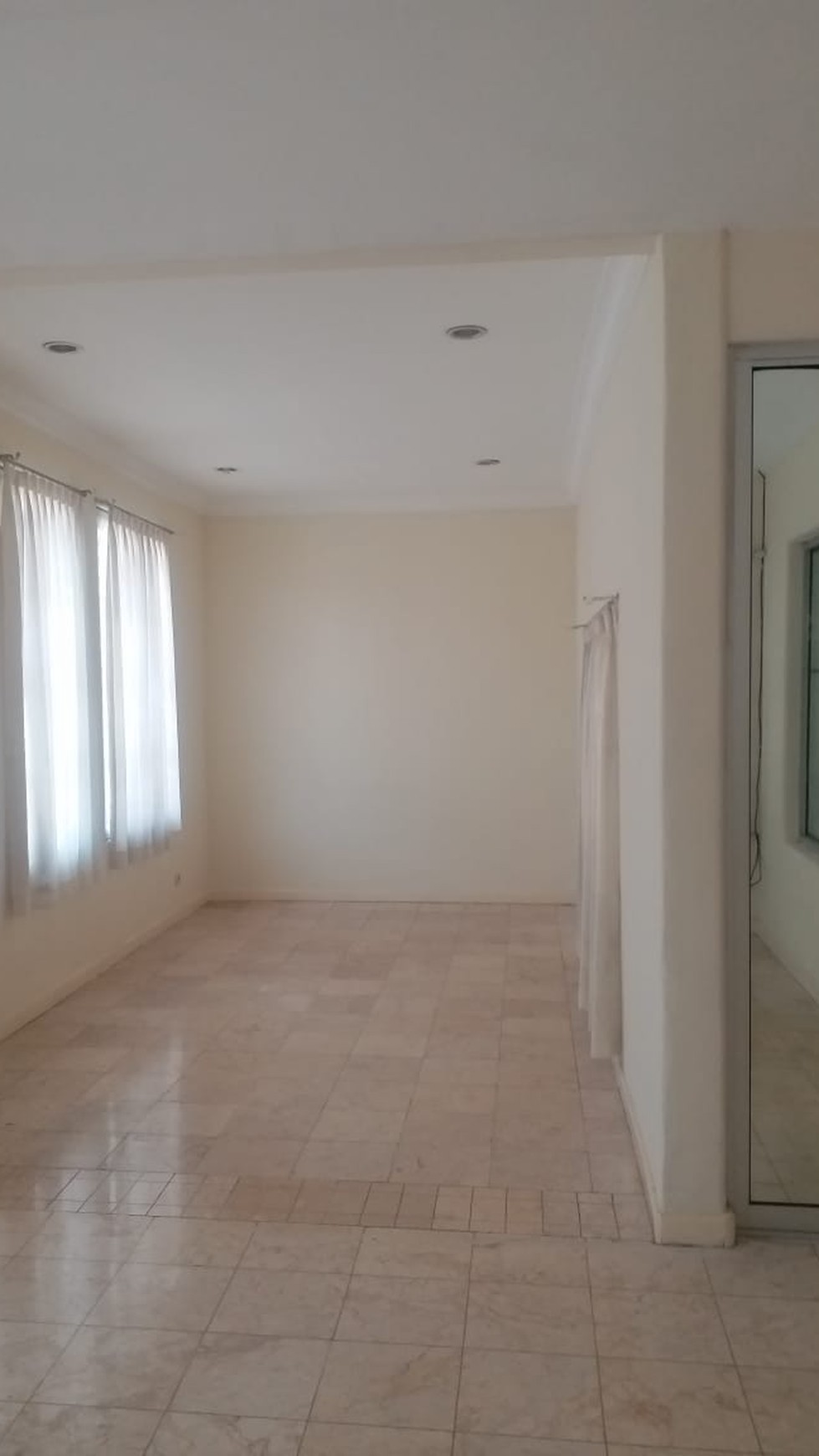 Disewakan Rumah di Taman Cendana Golf - Lippo Karawaci