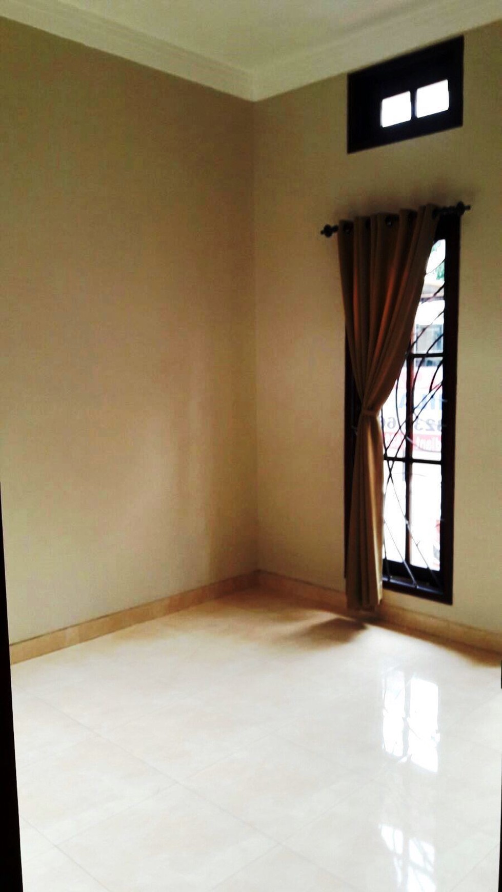 Rumah Nyaman dan Siap Huni di Kawasan Menteng, Bintaro