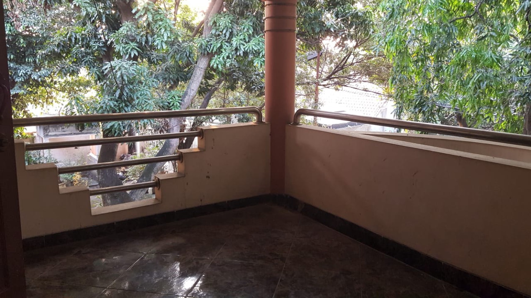 Rumah Halaman Luas di Pondok Aren Tangerang Selatan