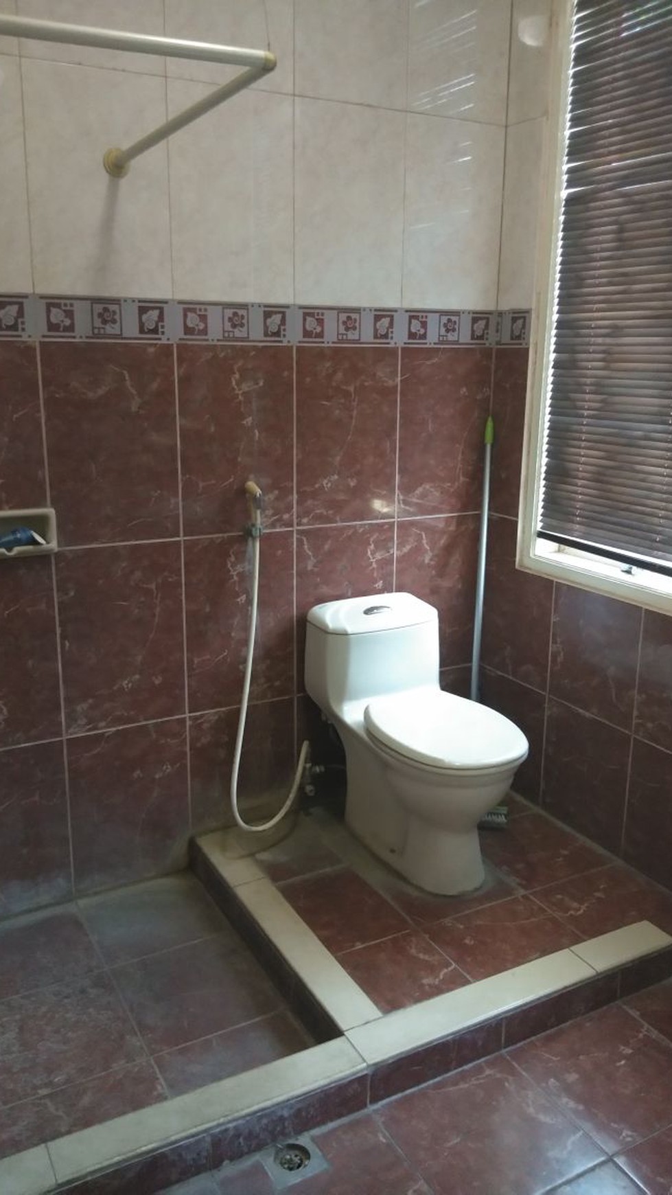 Rumah Kantor Lokasi Di Kawasan Bisnis Gatot Subroto