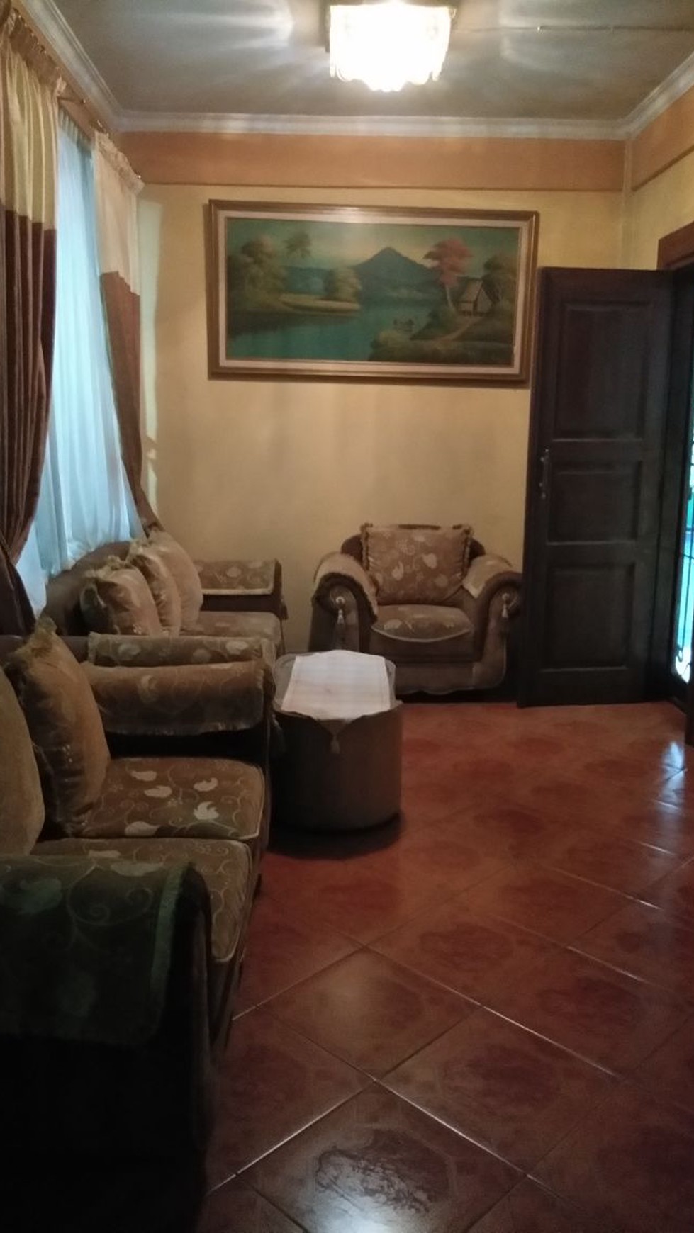 Show Room Mobil Lokasi Pinggir Jalan di Jati Asih - Bekasi