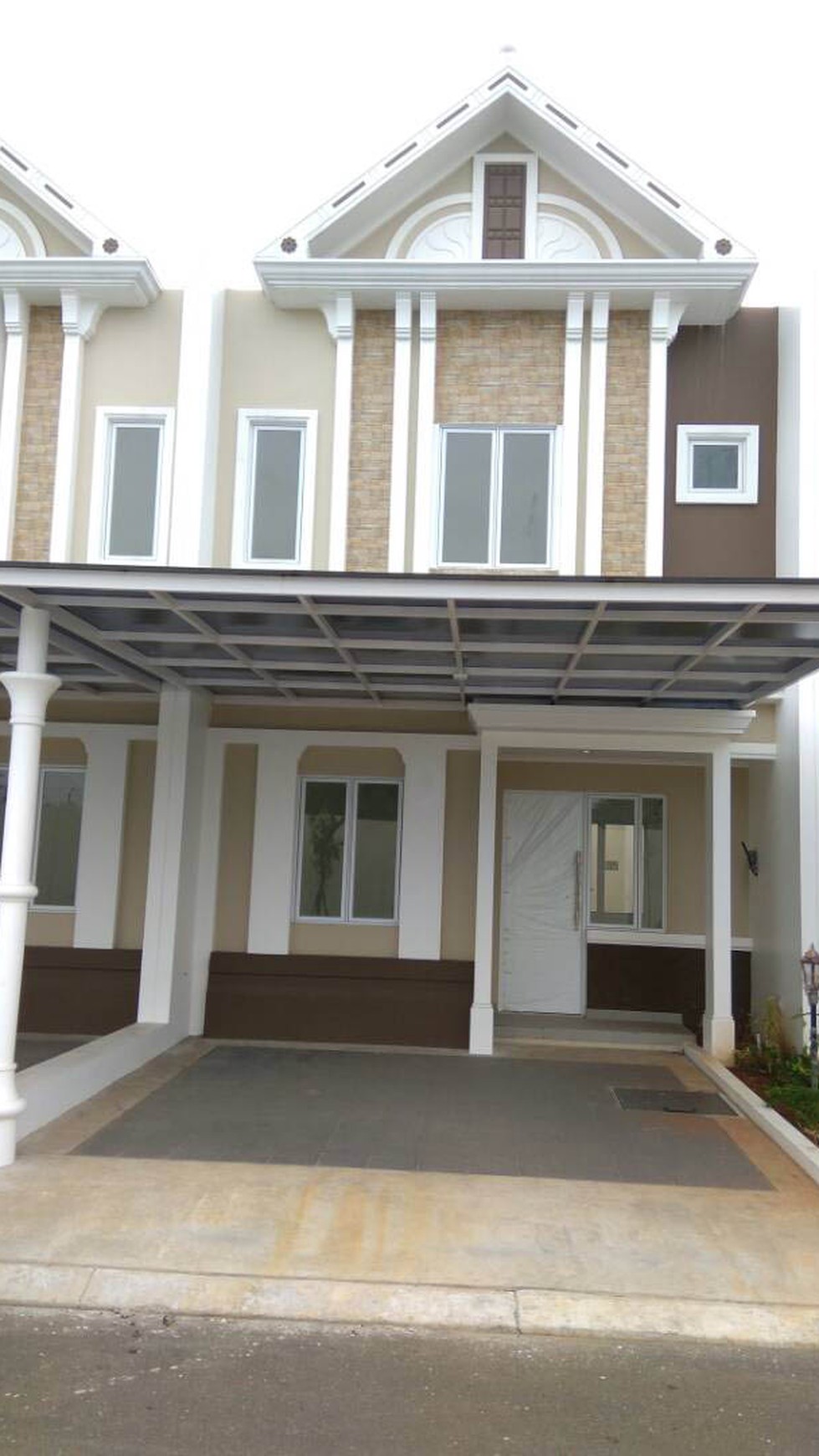 Rumah The Thames-JGC, Luas 6x17m2