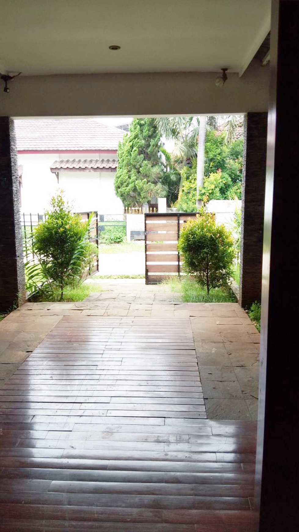 Rumah Terawar Di Blok G Cinere - Depok