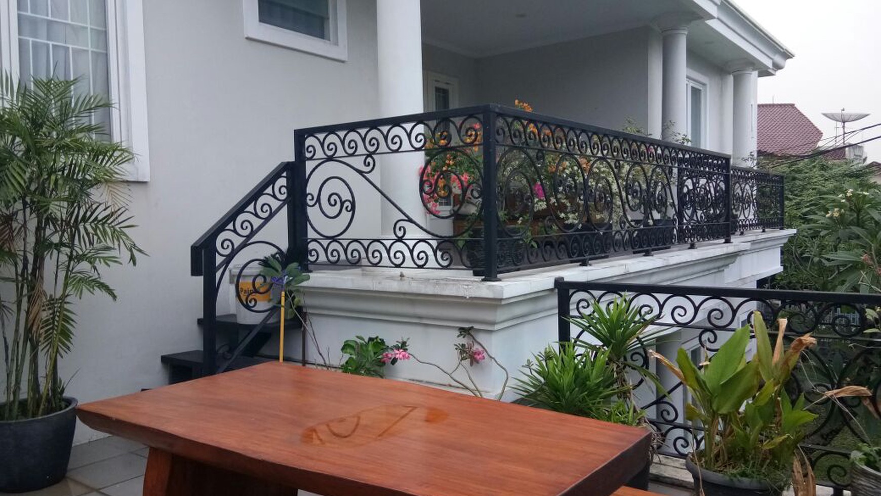 Rumah Mewah Murah Komplek MIGAS  Kebon Jeruk Jakarta Barat