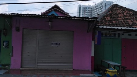 Siwalankerto, Toko 4x5 dekat kampus petra