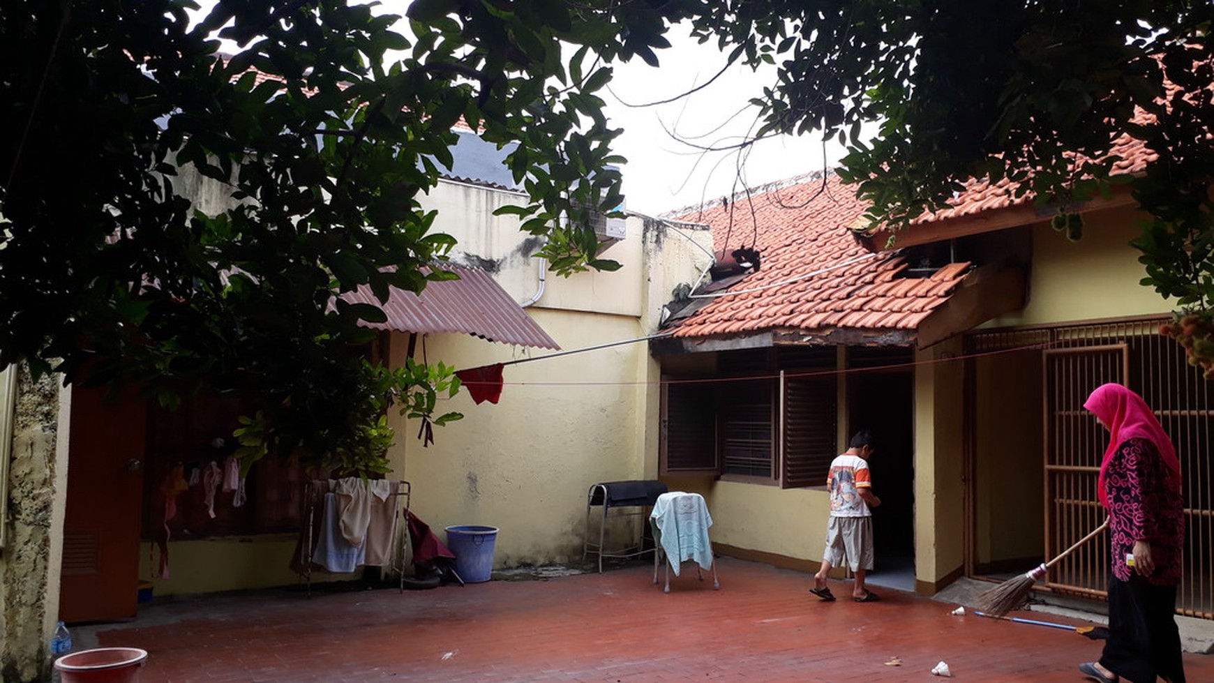 Dijual Rumah tua siap bongkar di Komplek Perhubungan Rawamangun, Jakarta Timur