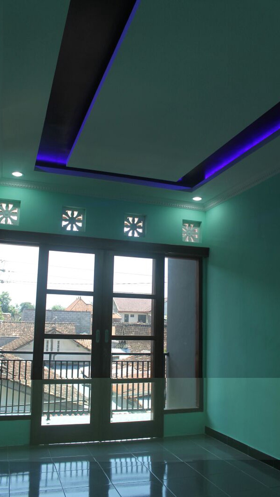 RUMAH MEWAH, HARGA NEGO, DI LOKASI STRATESIS, DAERAH NOLOGATEN