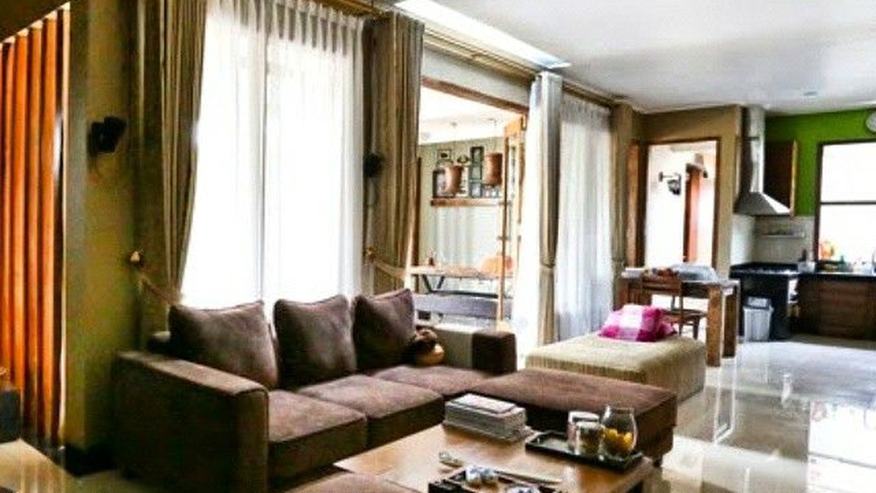 Dijual Rumah Asri dan Artistik di Jakarta Selatan