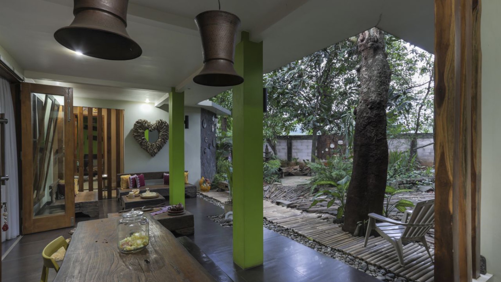 Dijual Rumah Asri dan Artistik di Jakarta Selatan
