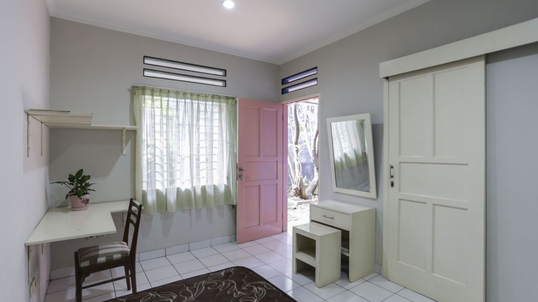 Dijual Rumah Asri dan Artistik di Jakarta Selatan