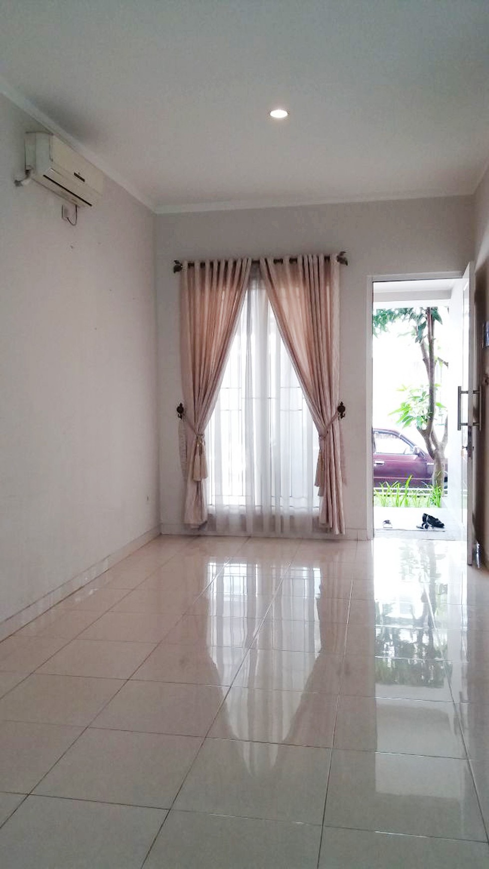 Rumah Nyaman dan Siap Huni di kawasan Cluster Emerald, Bintaro