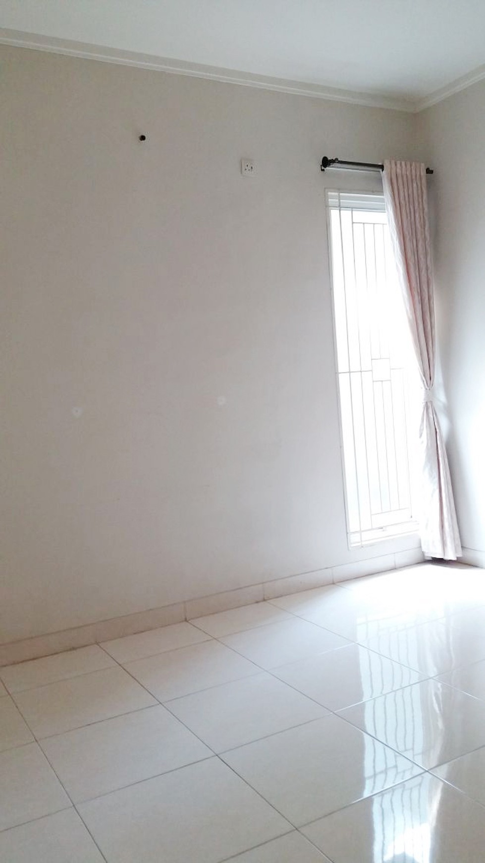 Rumah Nyaman dan Siap Huni di kawasan Cluster Emerald, Bintaro