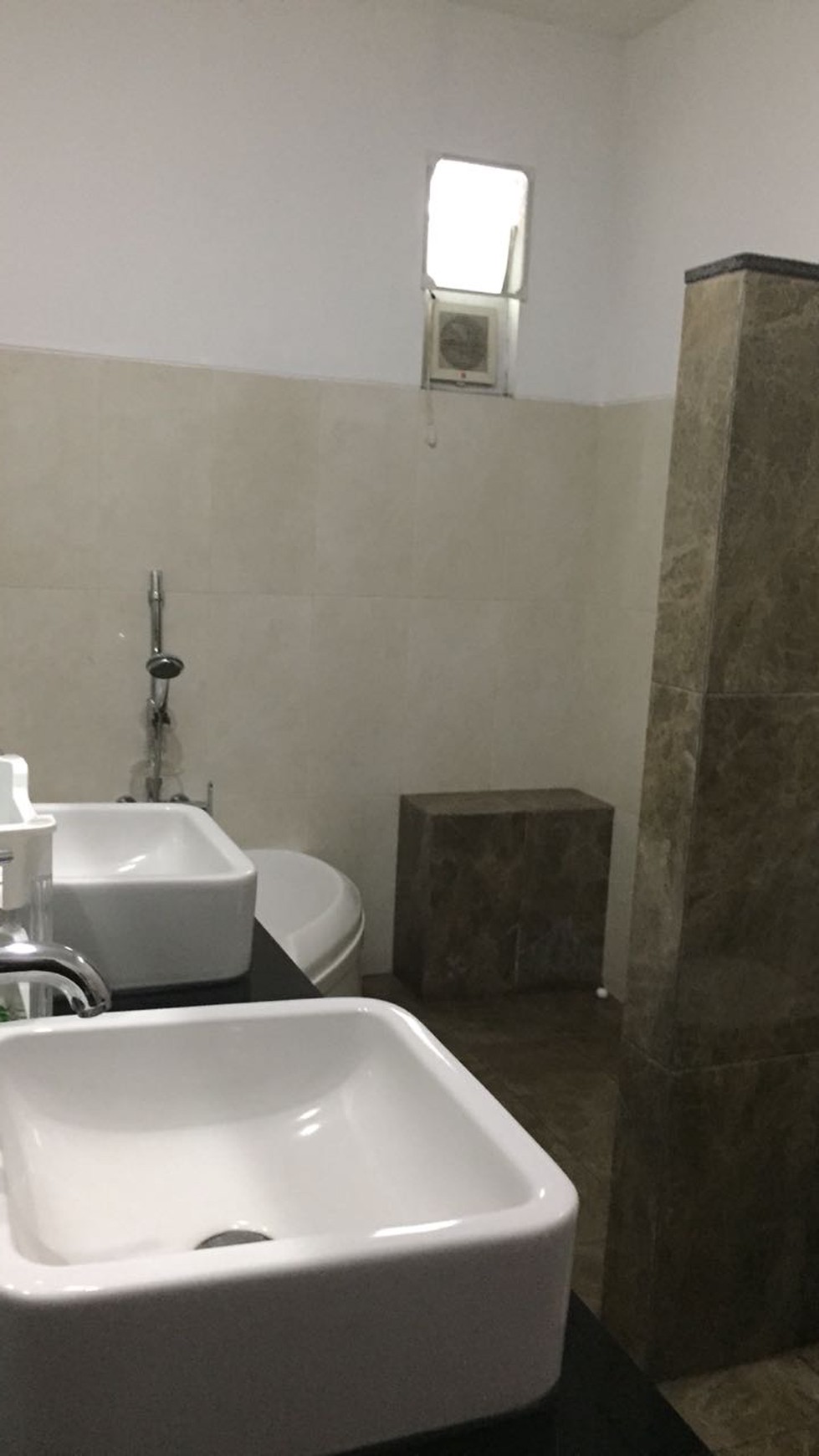 Disewakan Rumah Titihan Bintaro Sangat Asri