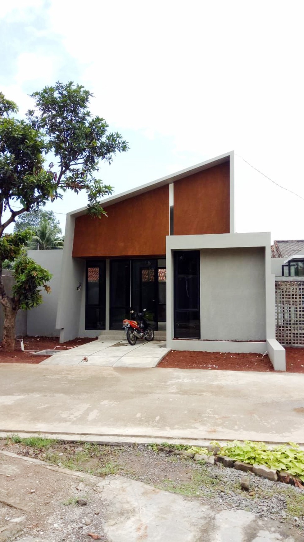 Rumah Nyaman dan Siap Huni di Kawasan Tamanna Town House, Depok