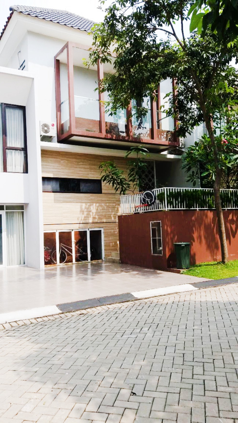 Rumah Nyaman dan Siap Huni di Kawasan Cluster Kebayoran, Bintaro