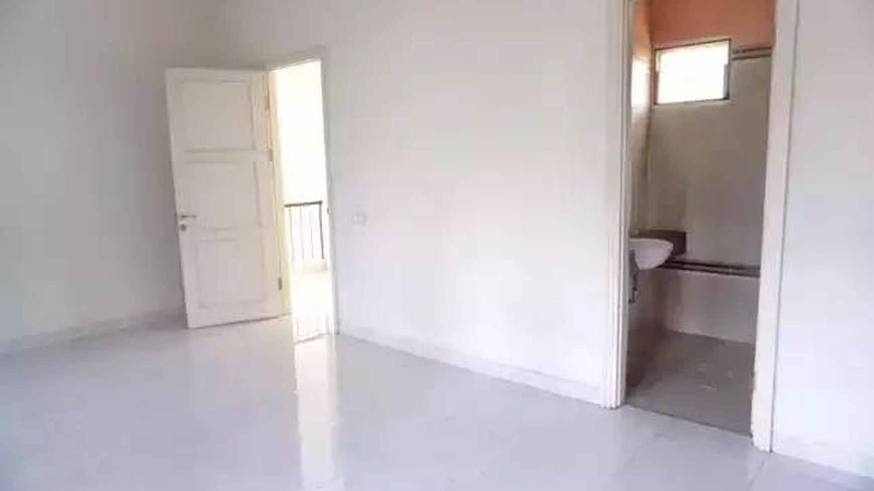 Rumah siap huni Pondok Hijau Golf