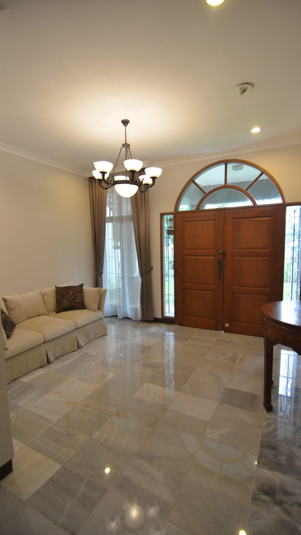 Rumah Bagus dan Terawat Didalam Komplek Villa Delima, Lebak Bulus, Jaksel