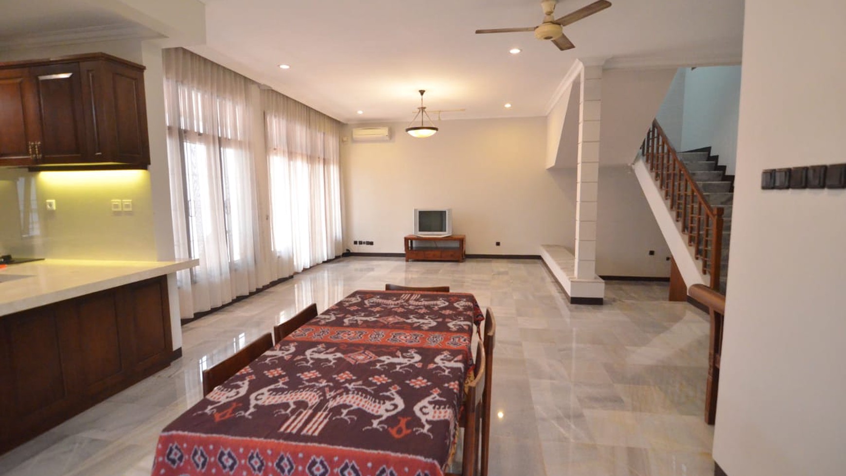 Rumah Bagus dan Terawat Didalam Komplek Villa Delima, Lebak Bulus, Jaksel