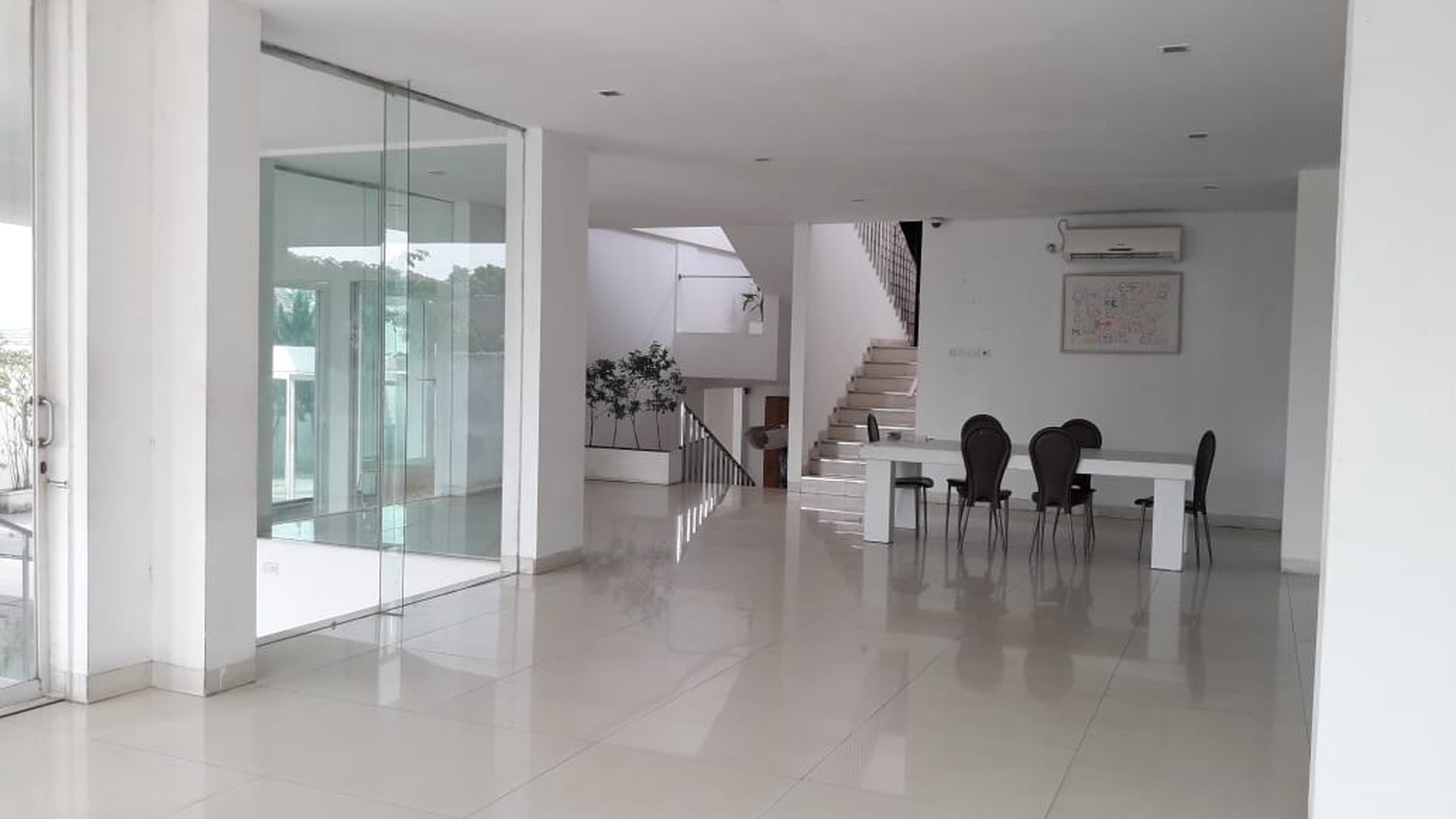 Rumah halaman luas, mewah di Bintaro Jaya Sektor 5