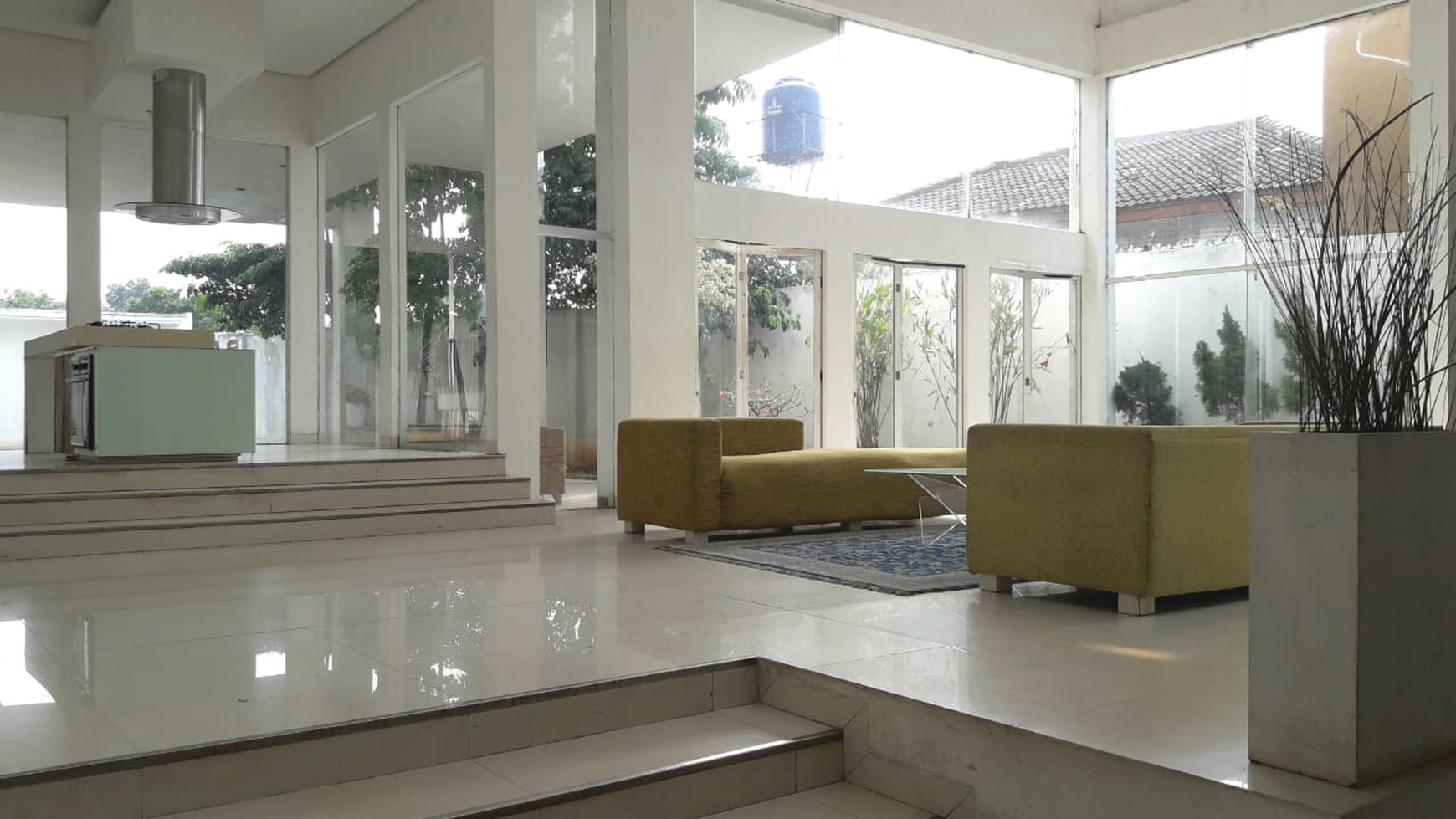 Rumah halaman luas, mewah di Bintaro Jaya Sektor 5