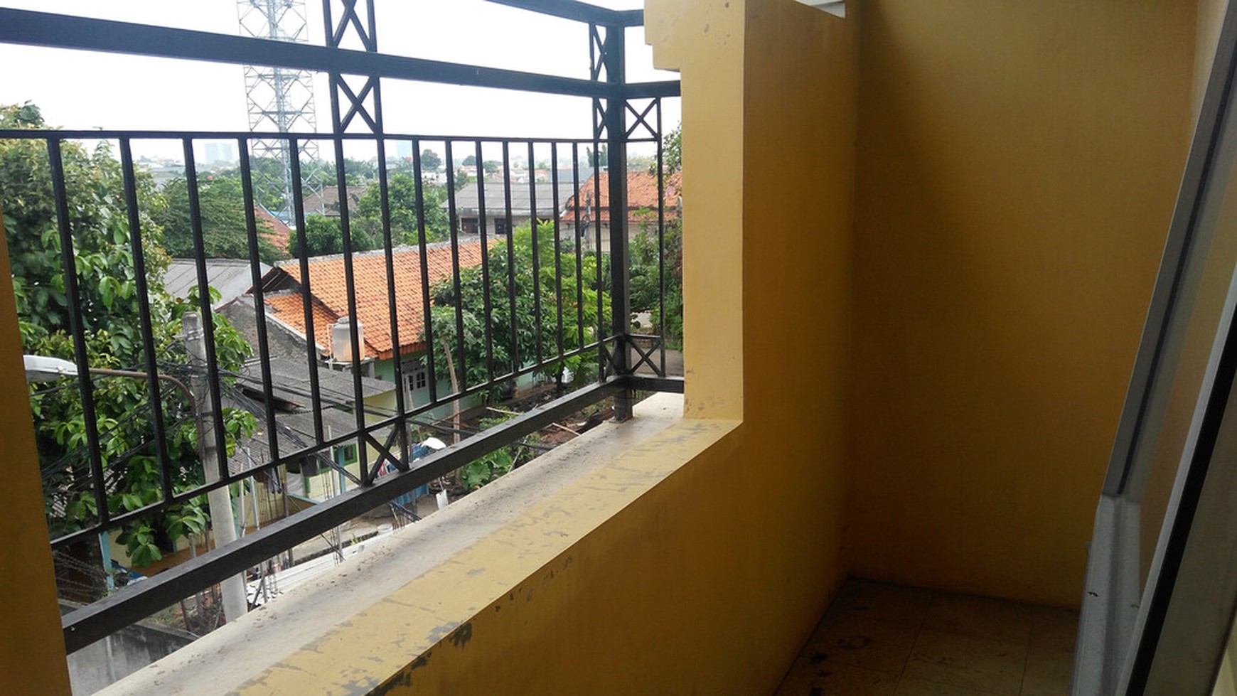 Dijual Ruko 4 Lantai Semi Furnished Harga 2 Lantai Murah Abiiiss....