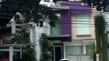 Dijual rumah commerciel di area Senopati Kebayoran Baru harga bisa nego