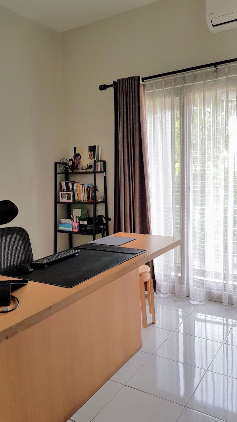 Dijual Rumah di Cluster Barcelona - Palem Semi, Karawaci