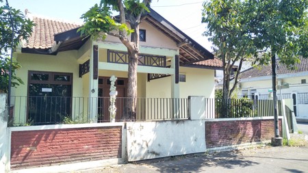RUMAH TINGGAL DILOKASI STRATEGIS DI PERUM BANTENG BARU