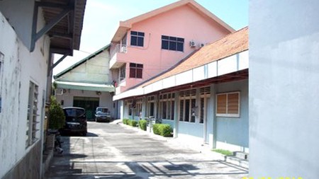 Rumah Usaha di Dinoyo, Lokasi Tengah Kota, Nol Jalan Raya, cocok untuk usaha / Kantor / Resto / Klinik dsb