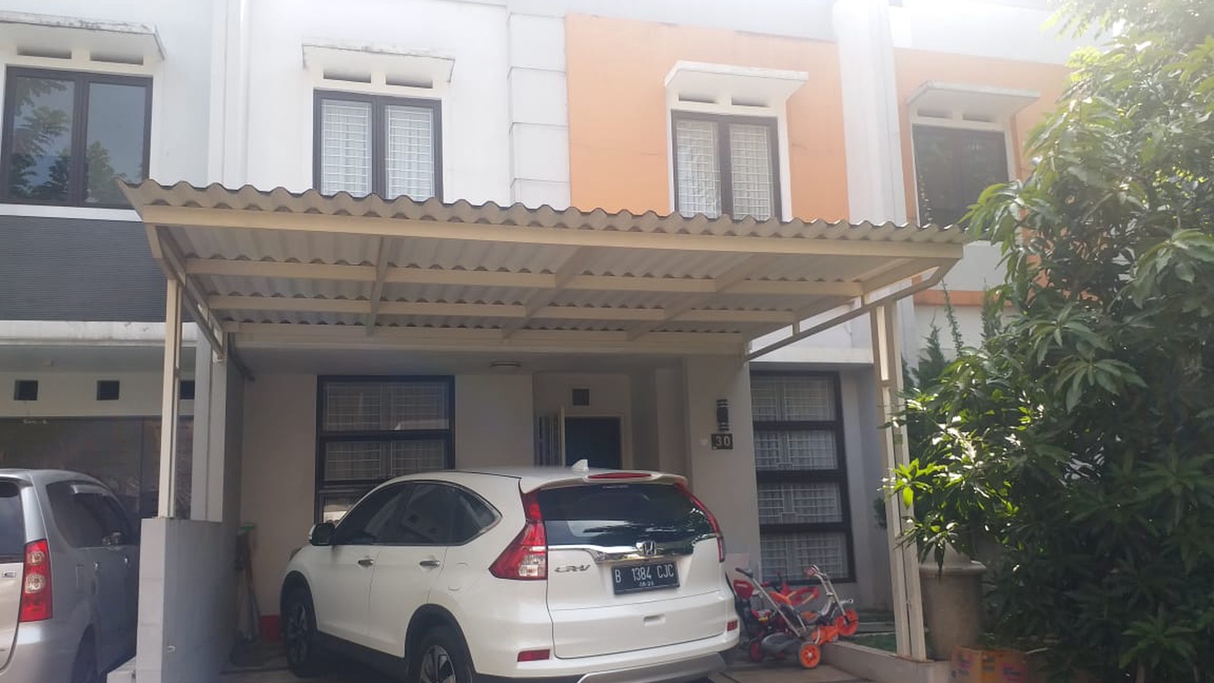 Dijual Rumah di Cluster Madrid - Palem Semi, Karawaci