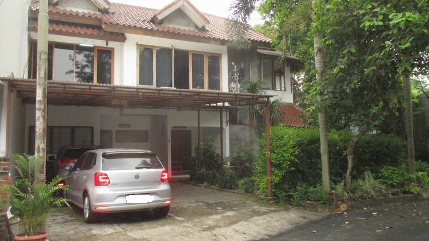 Dijual rumah di Villa Melati Mas, Strategis, Tengah Kota, Murah, Siap huni