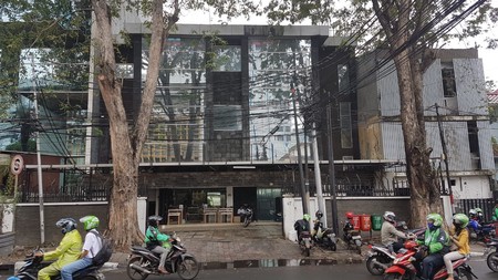 Jual Gedung di Jl H Agus Salim Menteng