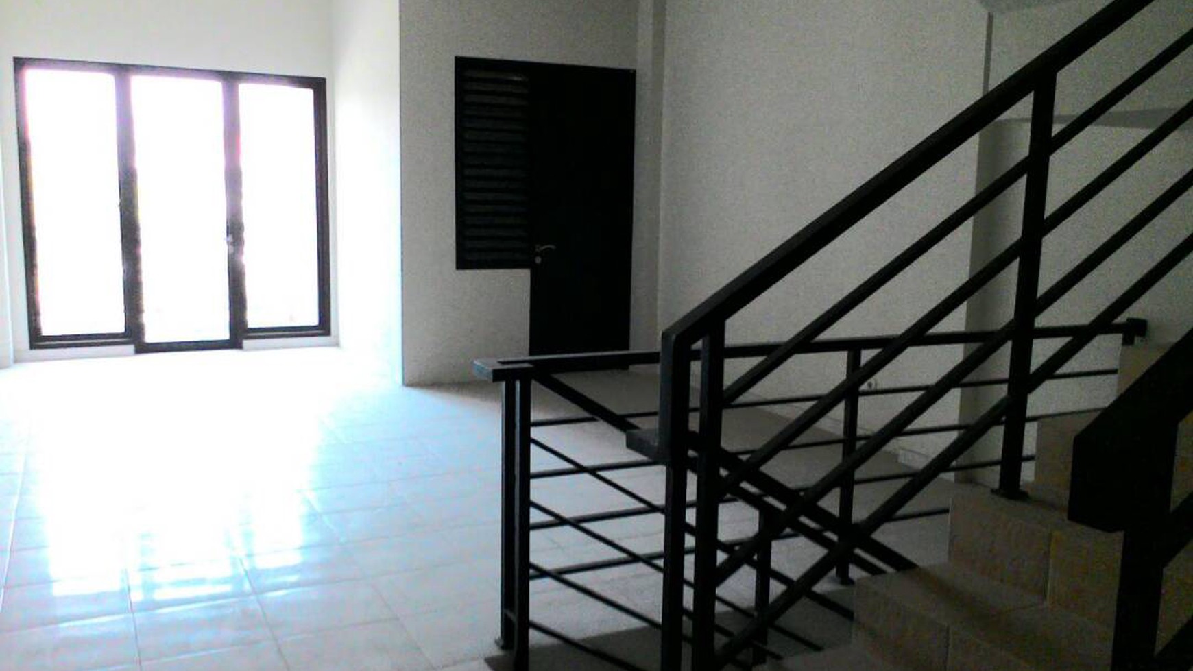 Ruko 4Lt Nol jalan strategis cocok untuk usaha/kantor