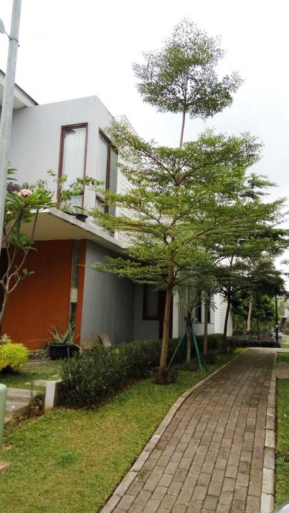 Rumah Nyaman dan Siap Huni di Kawasan Cluster Discovery, Bintaro