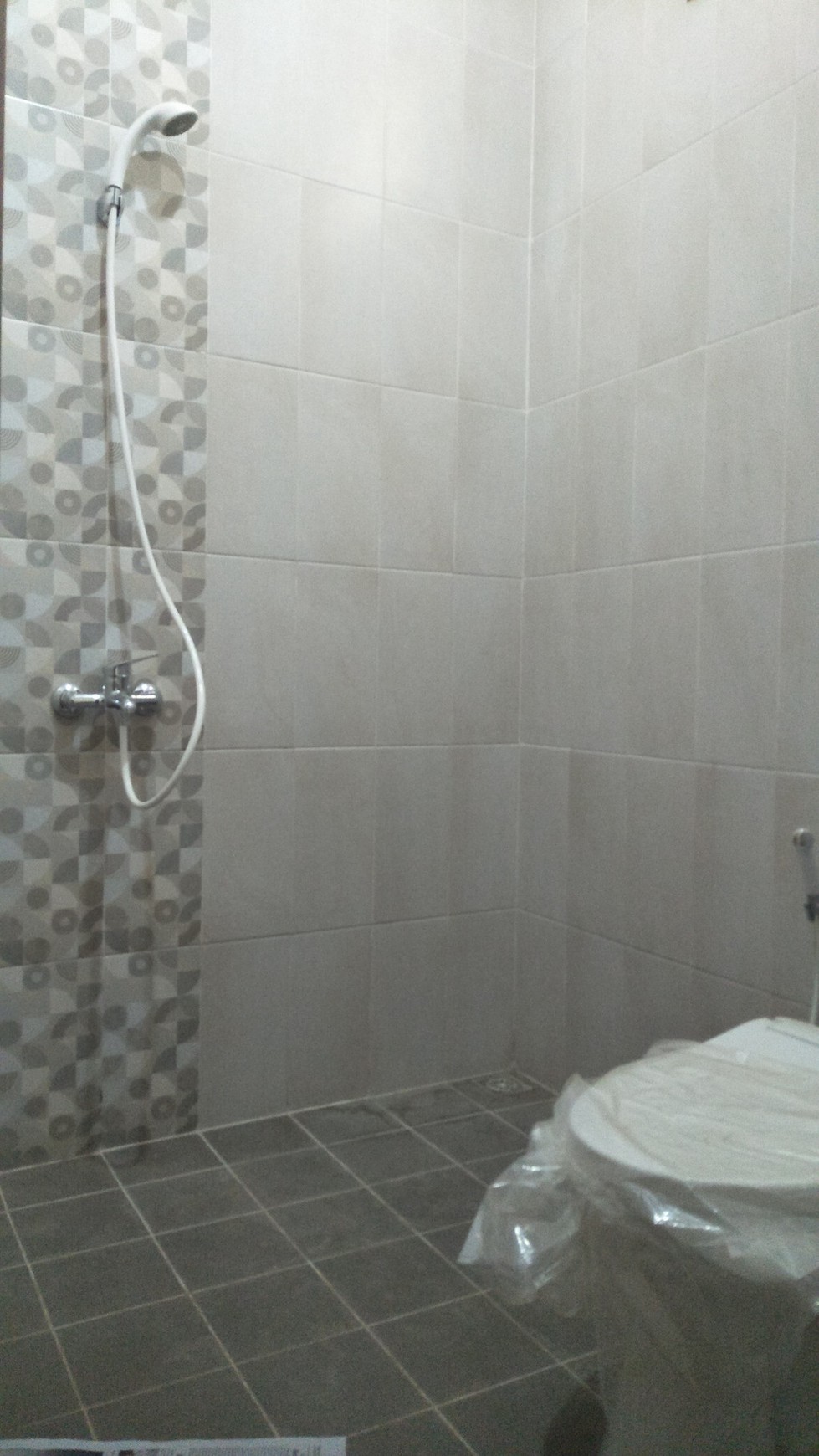 RUMAH BARU SIAP HUNI UNTUK KELUARGA BESAR/MUDA, JL KOPEN UTAMA,