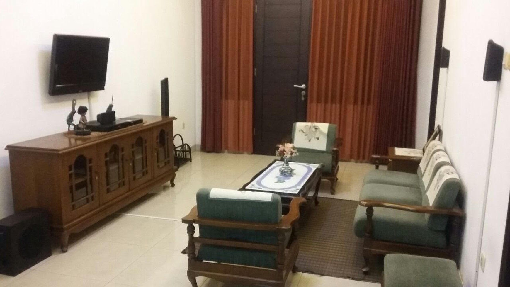 Rumah 2 lantai bagus dan asri, lokasi Ok di Green Ville Jakarta Barat