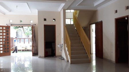 RUMAH MEWAH DI JL JERUK LEGI COCOK UNTUK KELUARGA BESAR DAN INVESTASI.