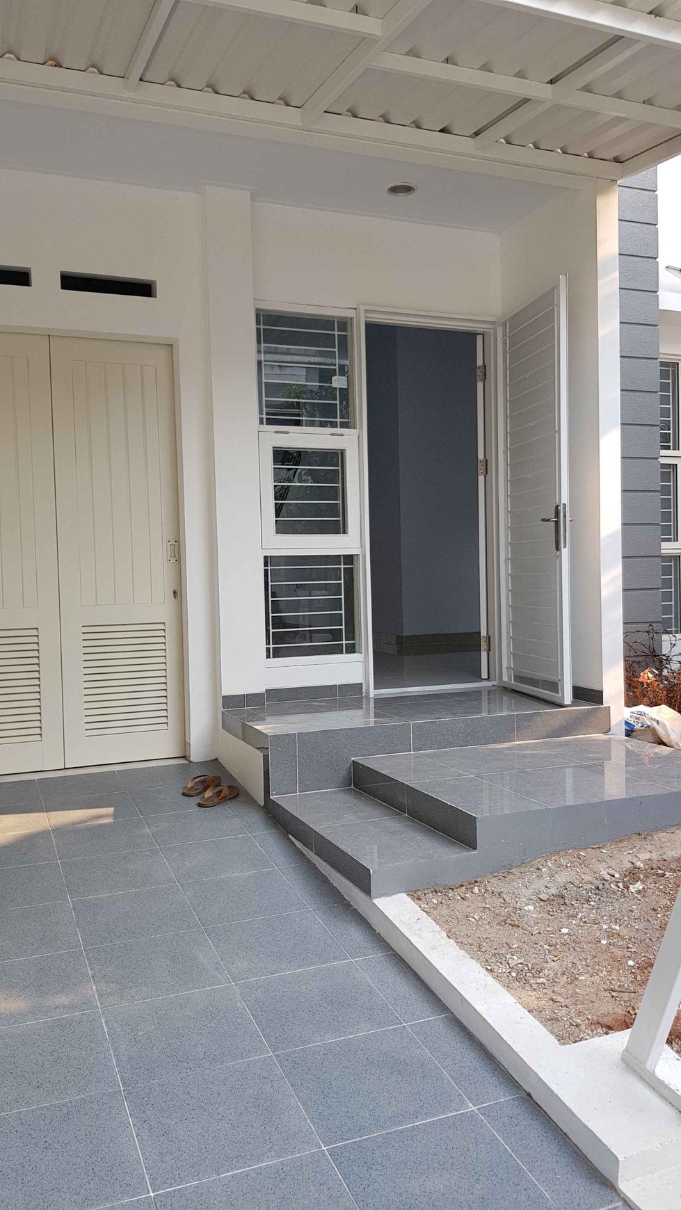 TURUN HARGA!! Rumah Baru Renovasi Dalton Scientia Summarecon seberang UMN