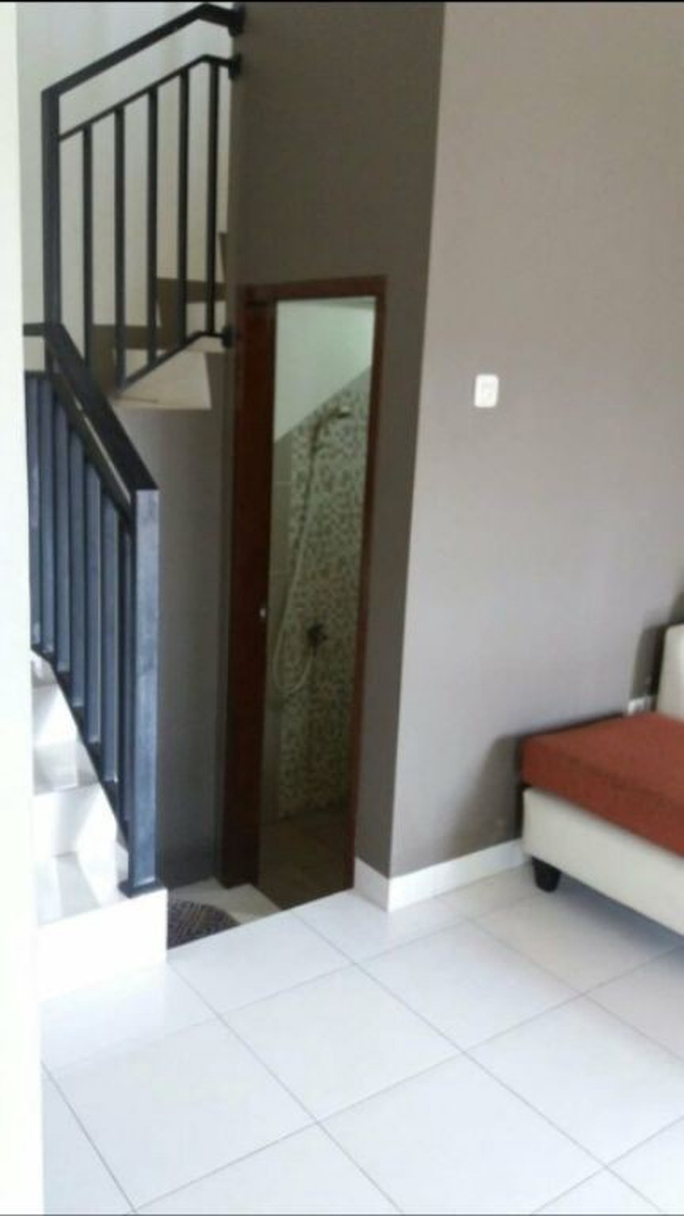 Rumah Nyaman dalam Komplek Yang Asri