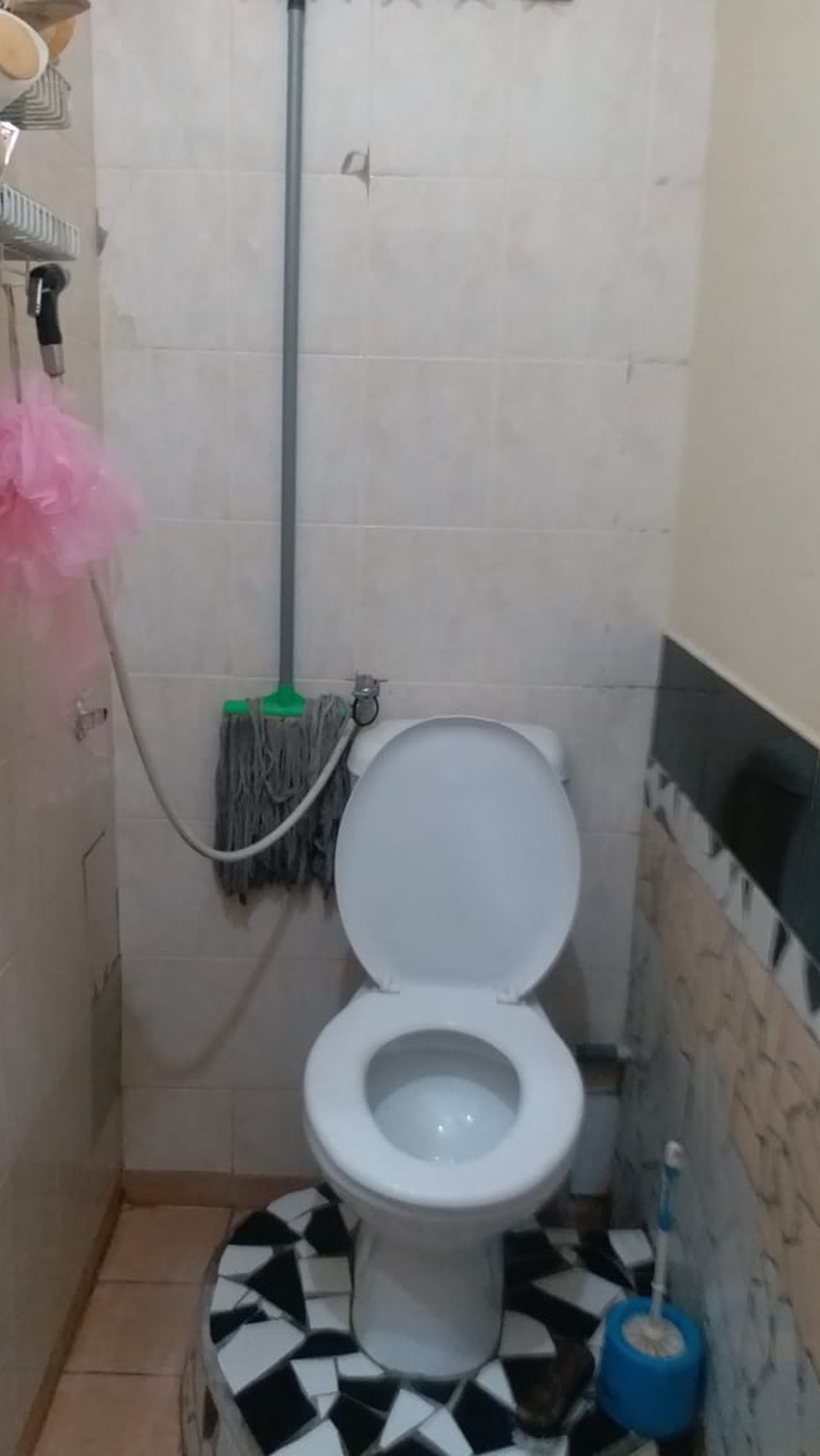 Dijual Townhouse Taman Paris 2 Lantai Untuk 8 Kamar Kost Isi Full - Lippo Karawaci