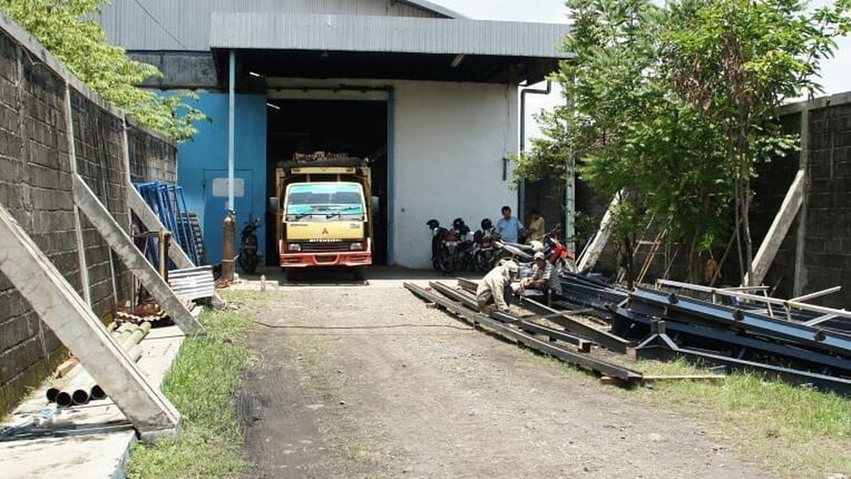 Gudang gresik luas 3000-an bebas banjir