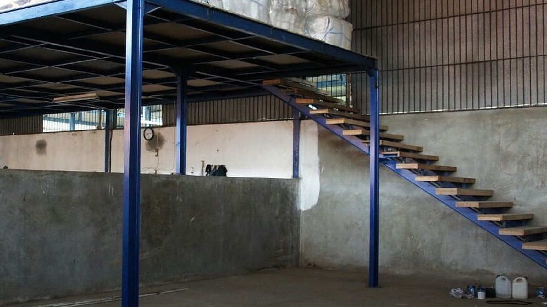 Gudang gresik luas 3000-an bebas banjir