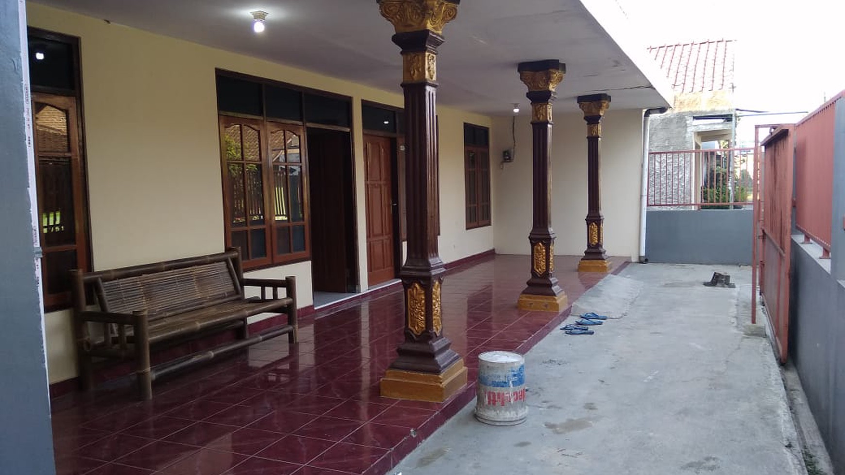 RUMAH LUAS COCOK UNTUK KELUARGA BESAR, NUSUPAN, DEKAT JL KABUPATEN